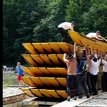 La logistique des barges...פורקים דוברה על משאית